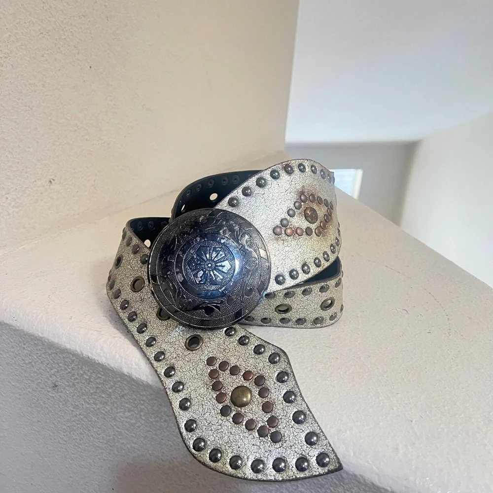 VNTG‎ Supper distressed women silver studded Leather waist Belt rusty Y2K grunge